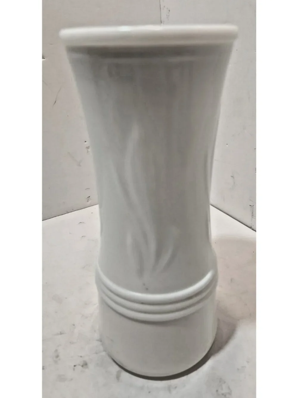 Vintage EO Brody MCM Cylinder Vase Milk Glass with Flame Design 9